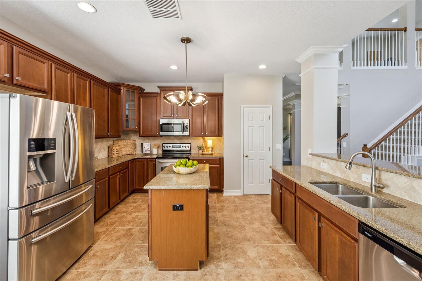 2419 ANTLIA Dr ORLANDO, FL 32828