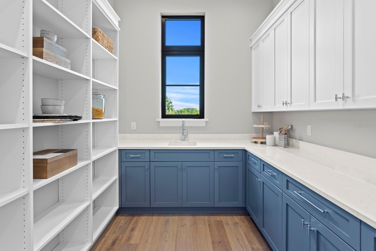 337 COFFEE POT Dr ST PETERSBURG, FL 33704