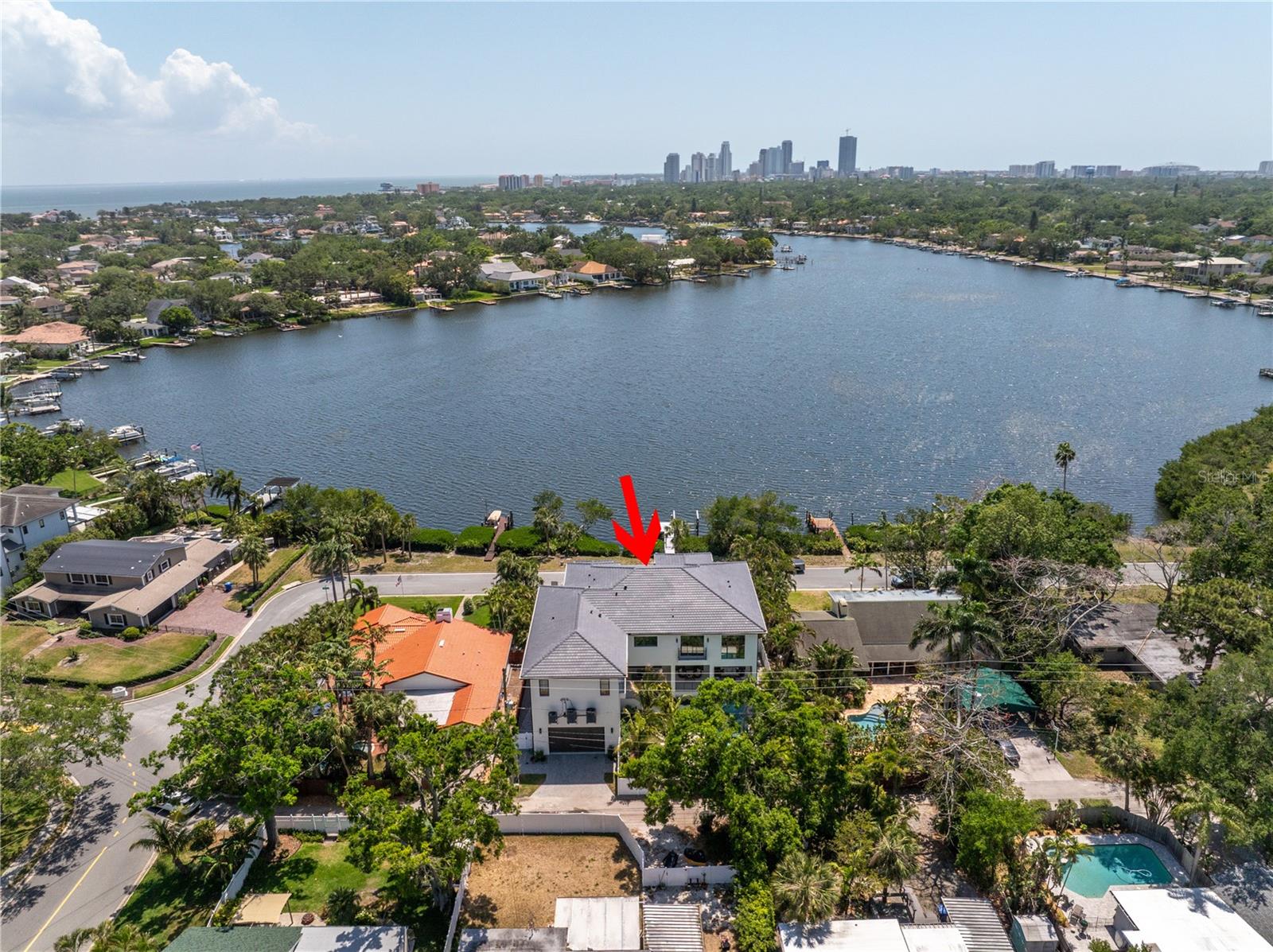 337 COFFEE POT Dr ST PETERSBURG, FL 33704