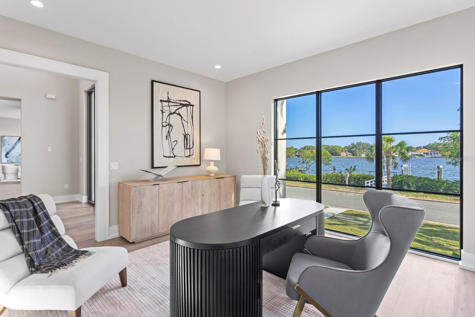 337 COFFEE POT Dr ST PETERSBURG, FL 33704