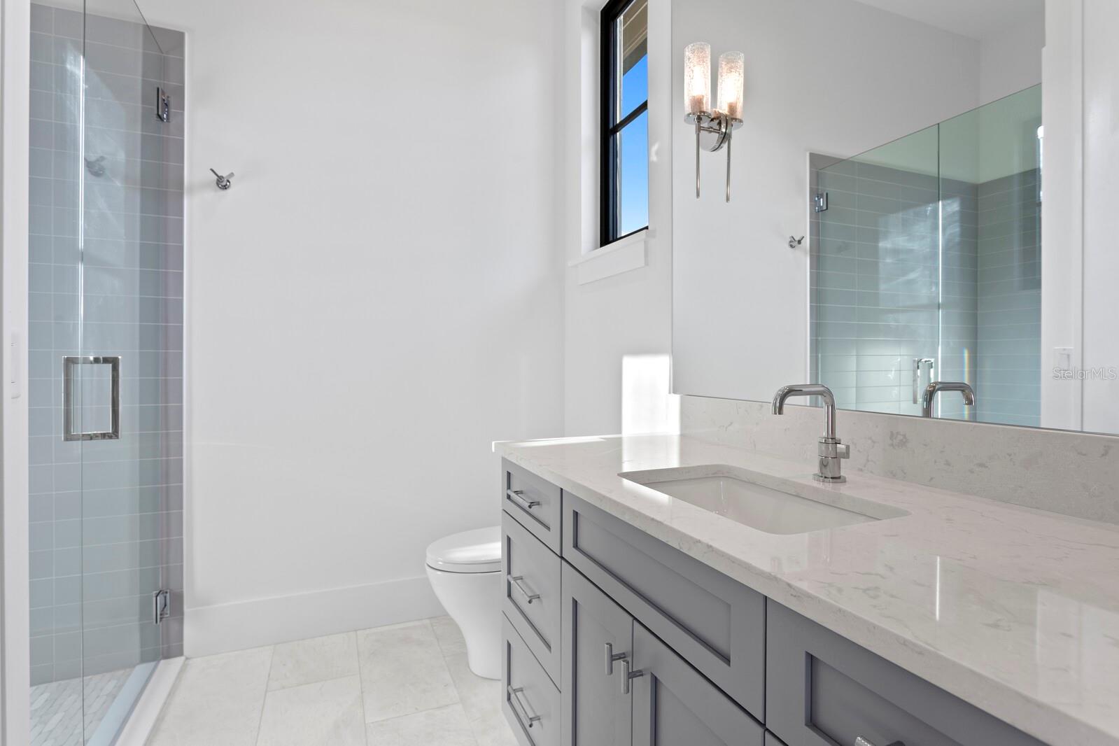 337 COFFEE POT Dr ST PETERSBURG, FL 33704