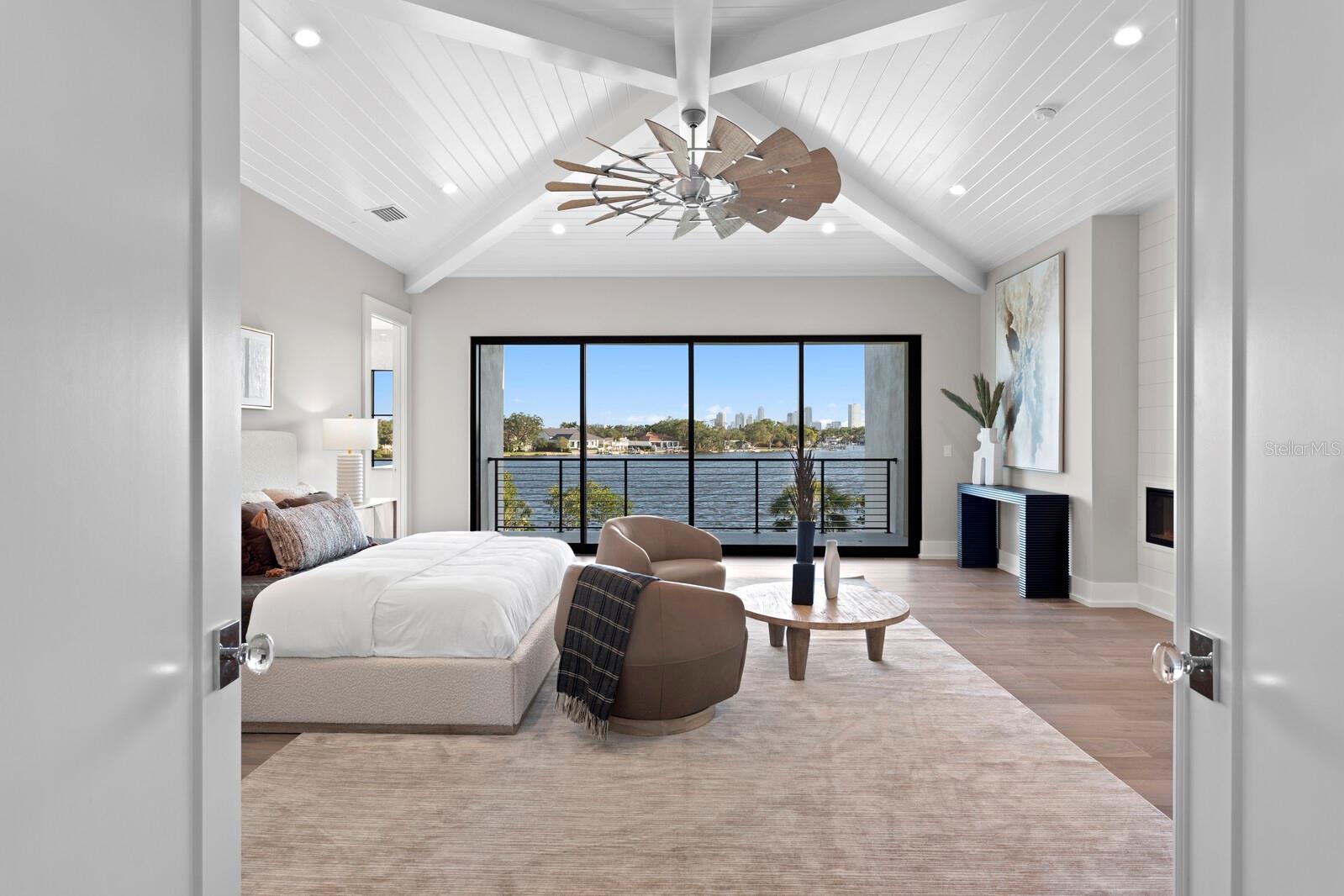 337 COFFEE POT Dr ST PETERSBURG, FL 33704