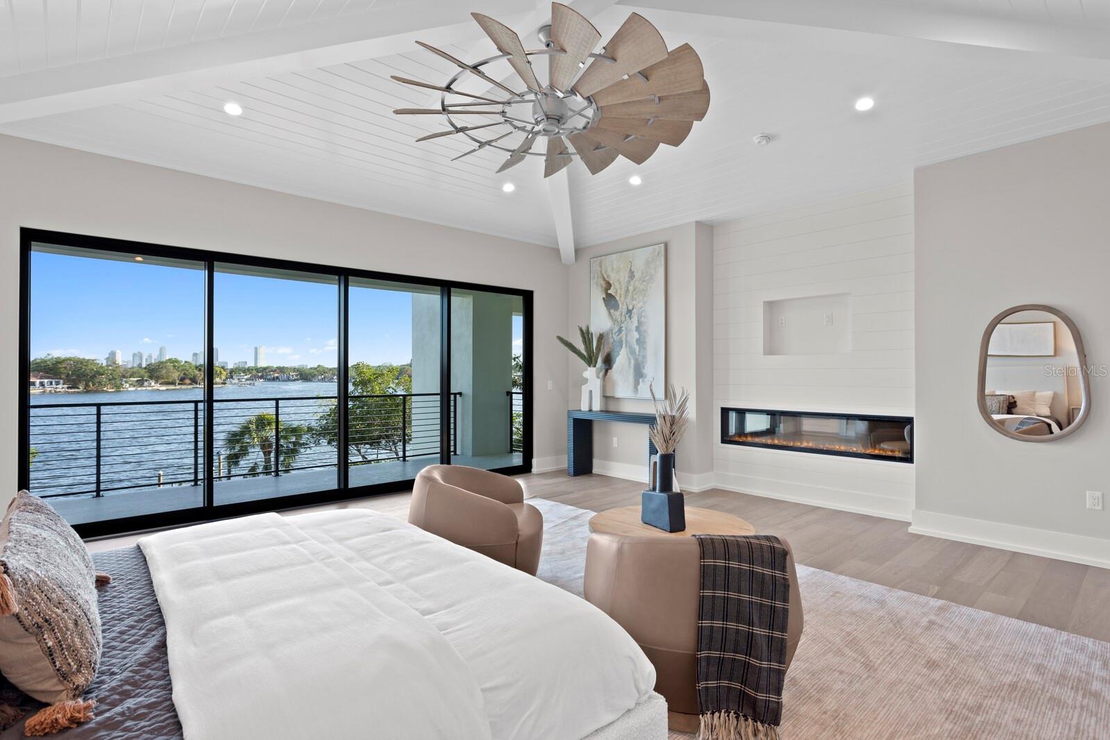 337 COFFEE POT Dr ST PETERSBURG, FL 33704