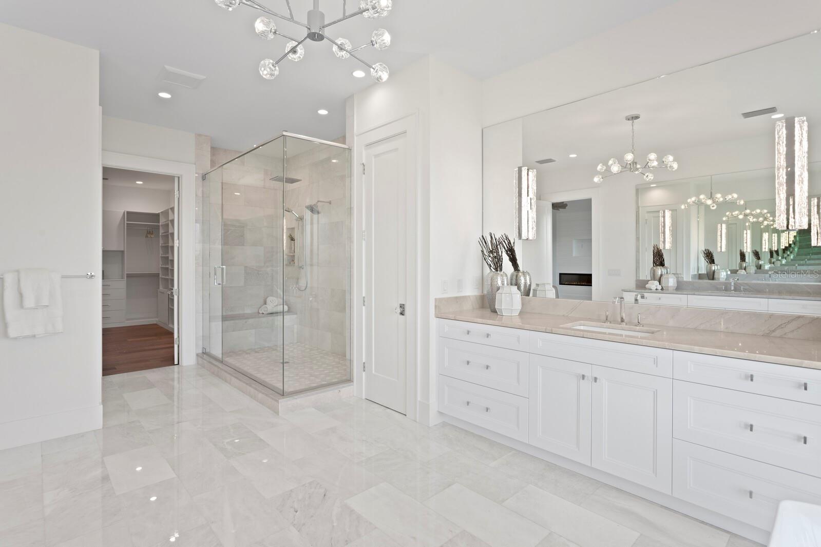 337 COFFEE POT Dr ST PETERSBURG, FL 33704