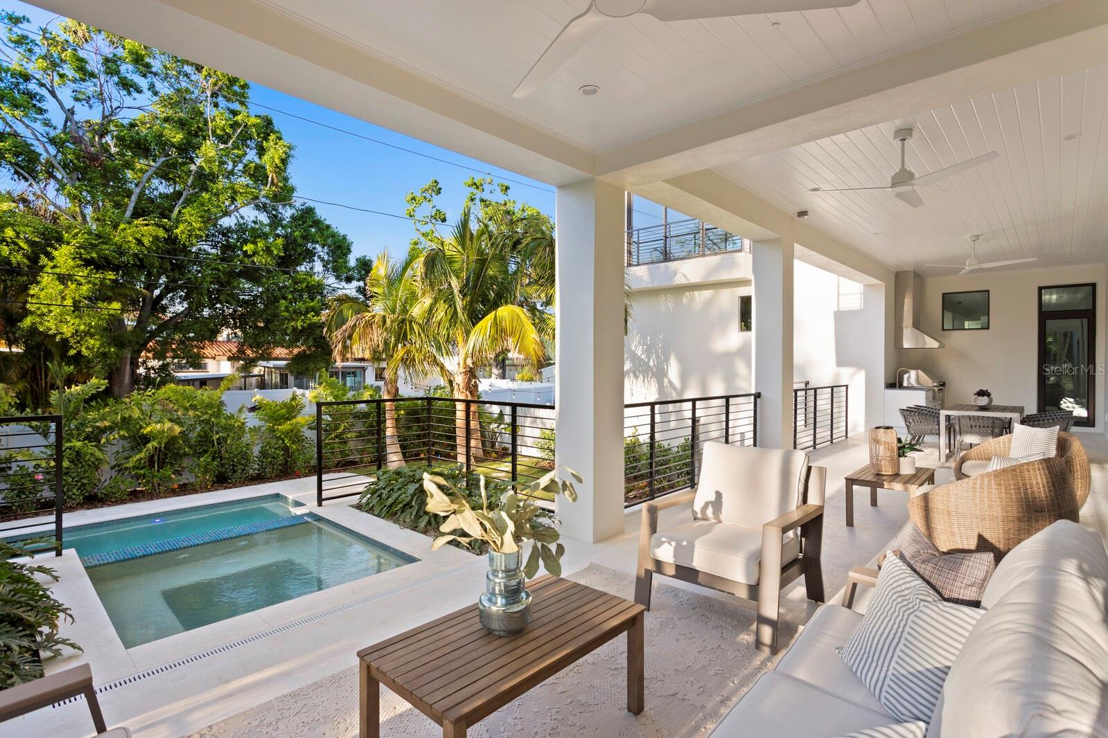 337 COFFEE POT Dr ST PETERSBURG, FL 33704