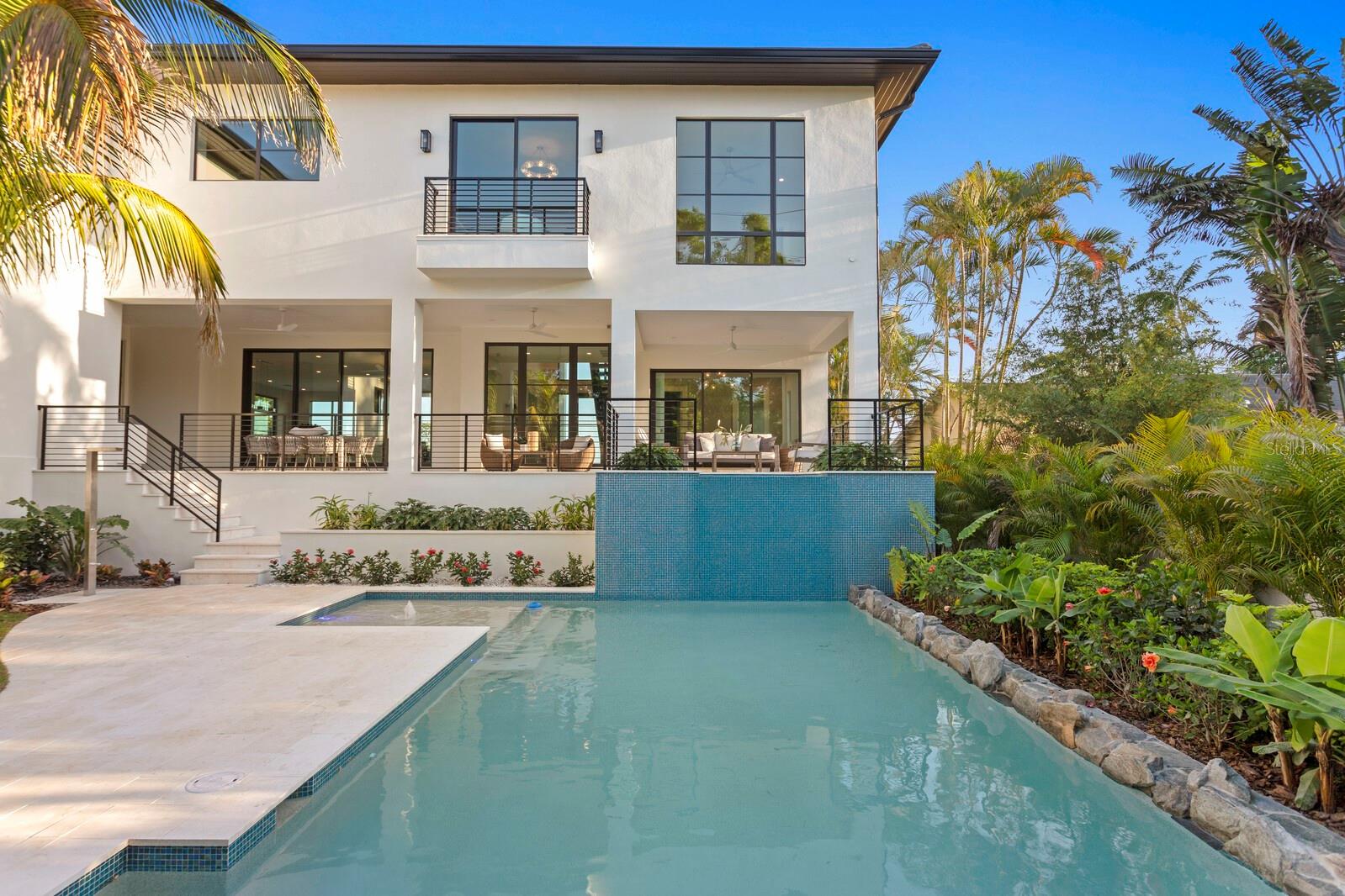 337 COFFEE POT Dr ST PETERSBURG, FL 33704