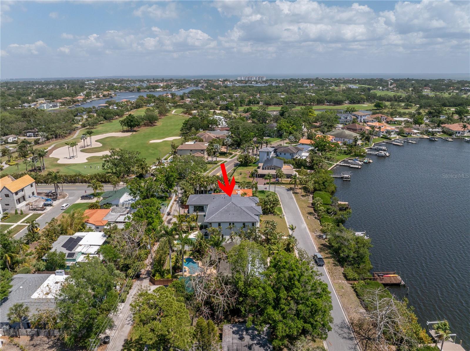 337 COFFEE POT Dr ST PETERSBURG, FL 33704