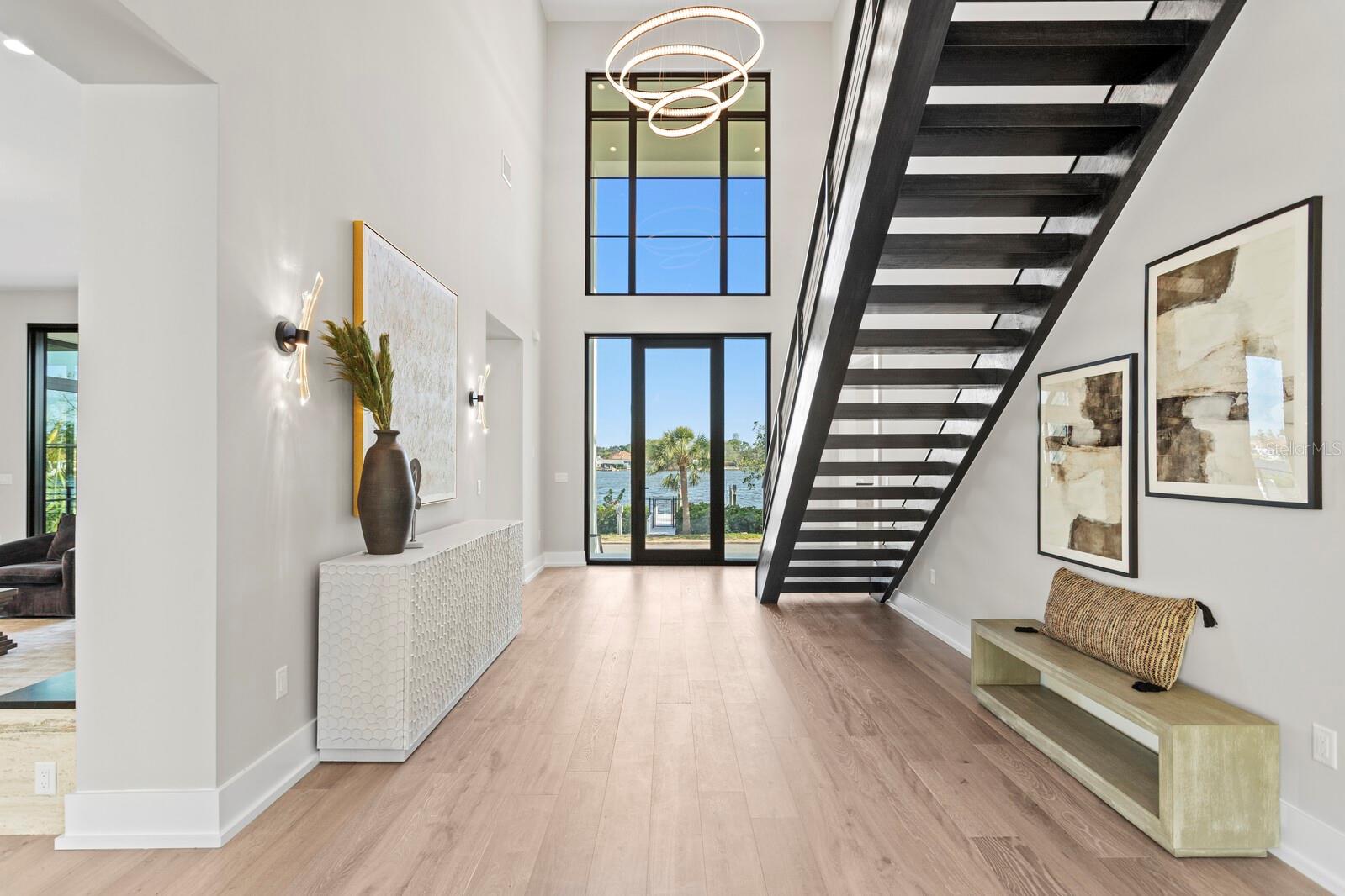 337 COFFEE POT Dr ST PETERSBURG, FL 33704