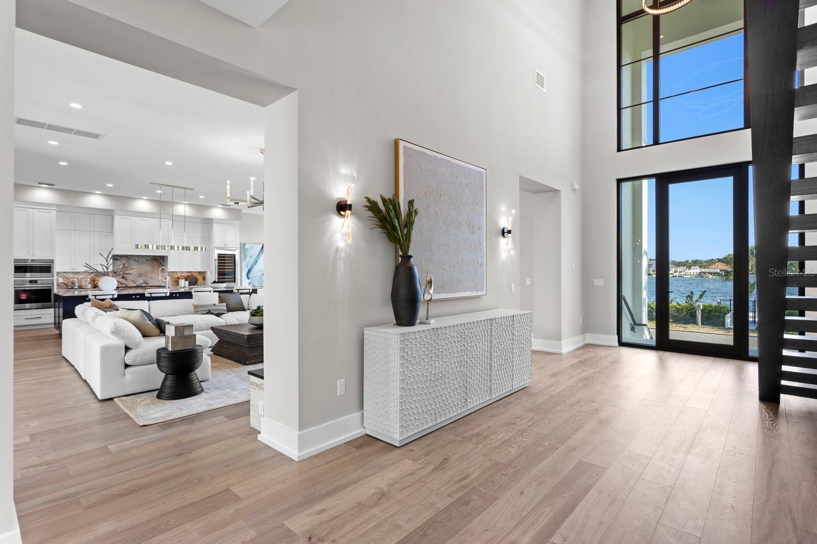 337 COFFEE POT Dr ST PETERSBURG, FL 33704