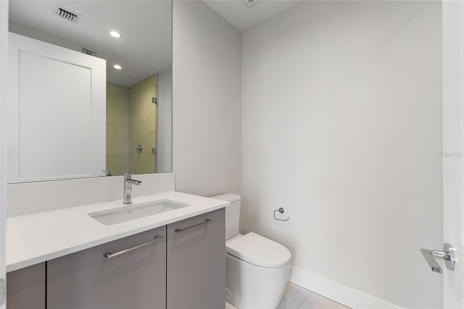 275 1ST Ave #2308 ST PETERSBURG, FL 33701