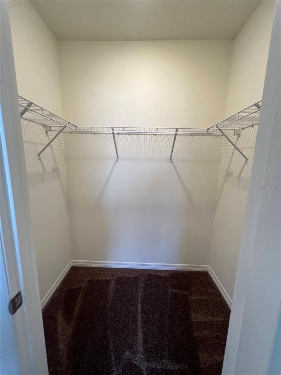 1370 YELLOW FINCH Dr DAVENPORT, FL 33837