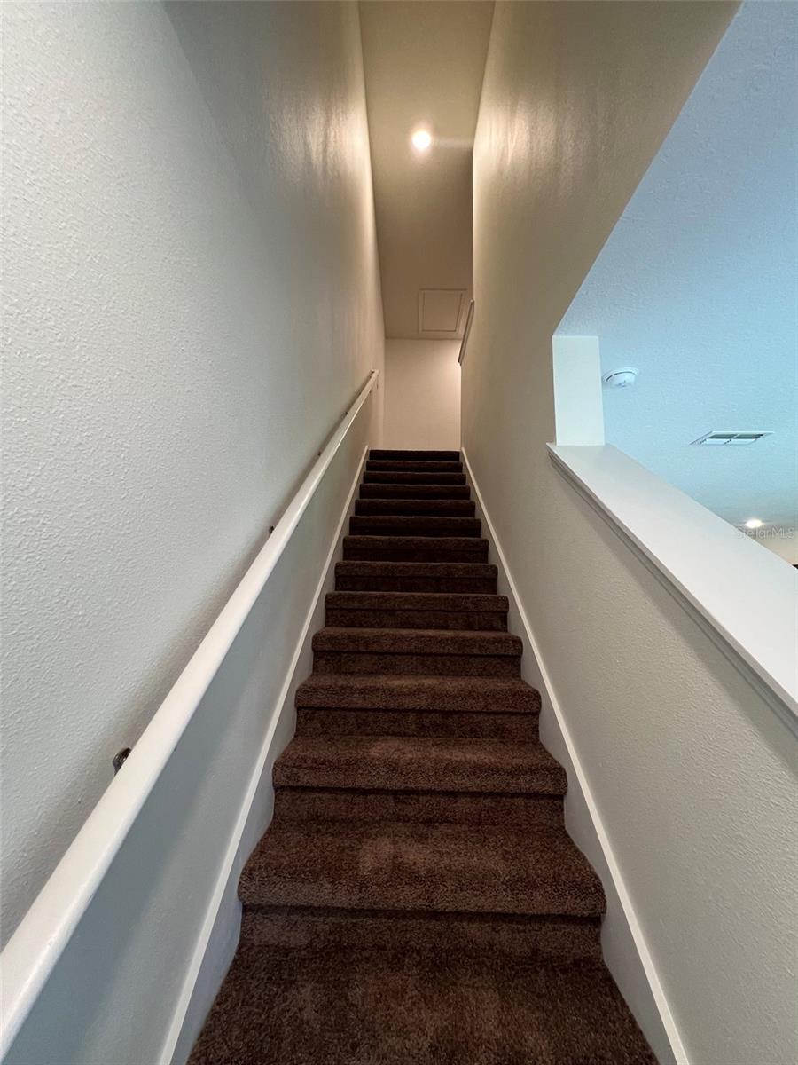 1370 YELLOW FINCH Dr DAVENPORT, FL 33837