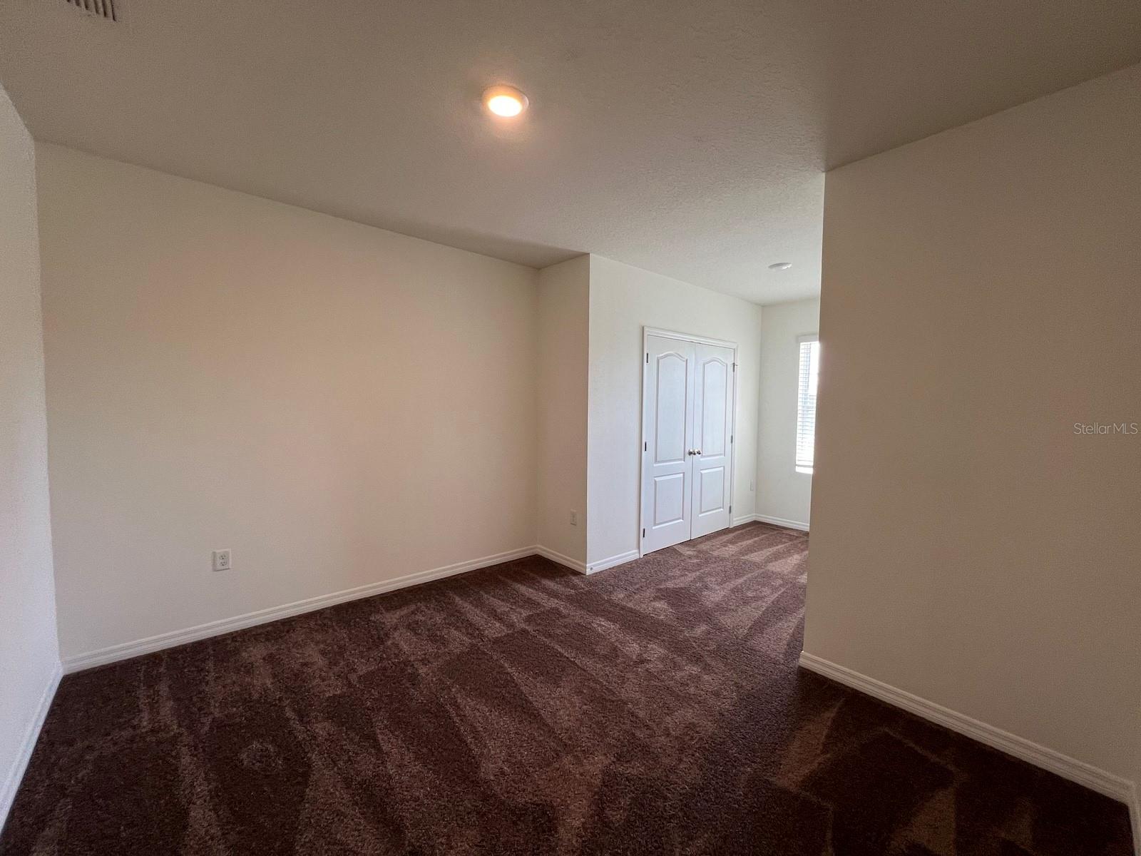 1370 YELLOW FINCH Dr DAVENPORT, FL 33837