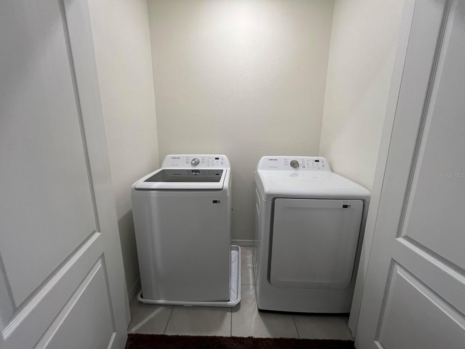 1370 YELLOW FINCH Dr DAVENPORT, FL 33837