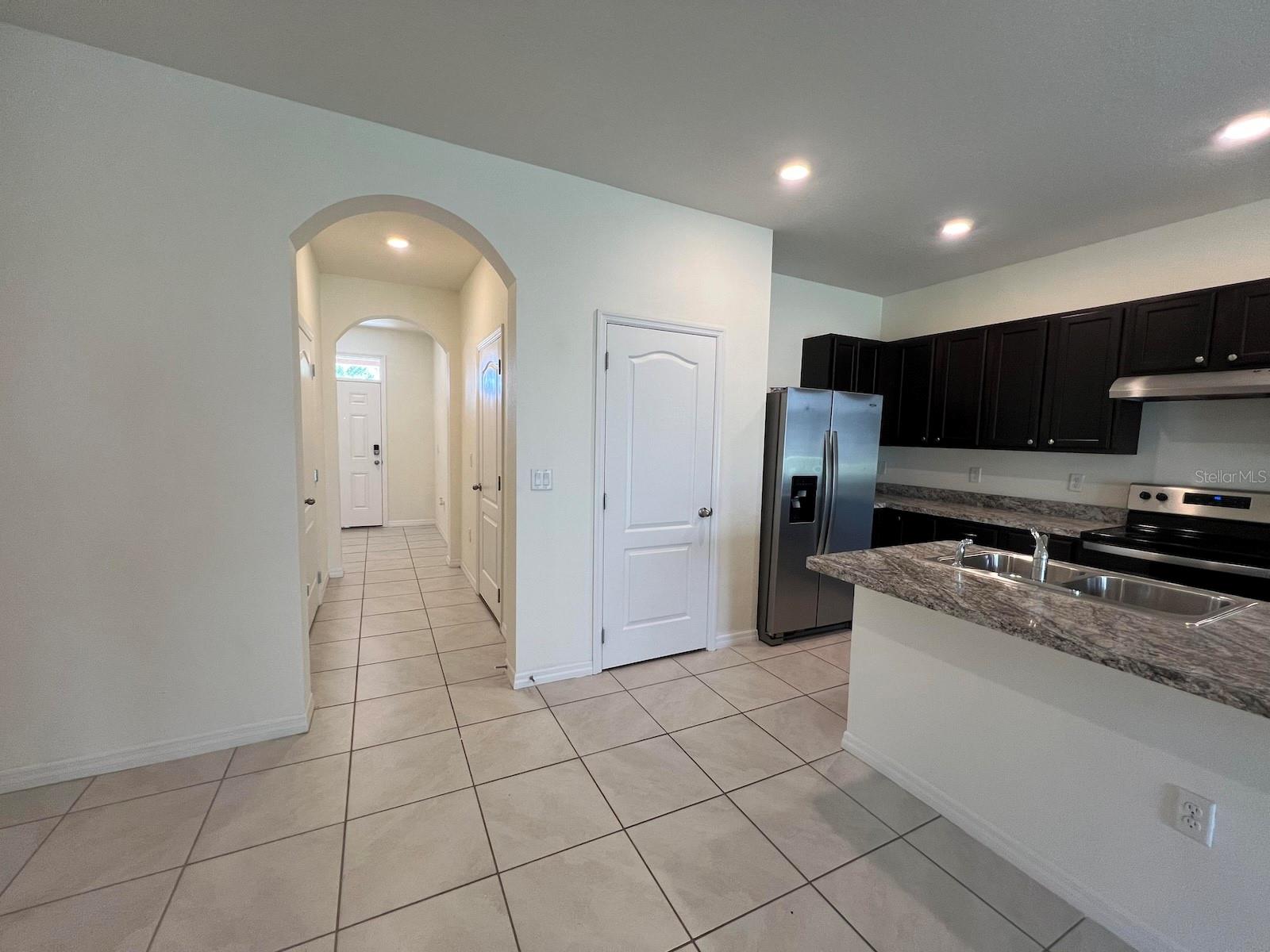 1370 YELLOW FINCH Dr DAVENPORT, FL 33837