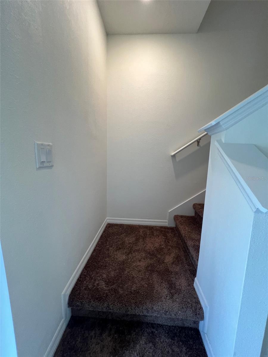 1370 YELLOW FINCH Dr DAVENPORT, FL 33837