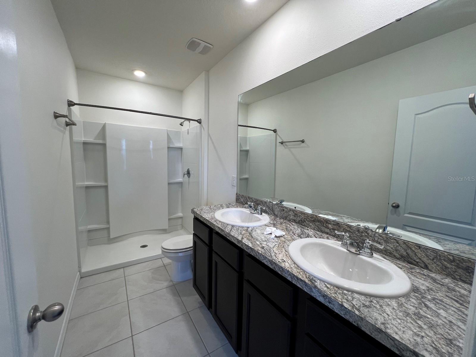 1370 YELLOW FINCH Dr DAVENPORT, FL 33837