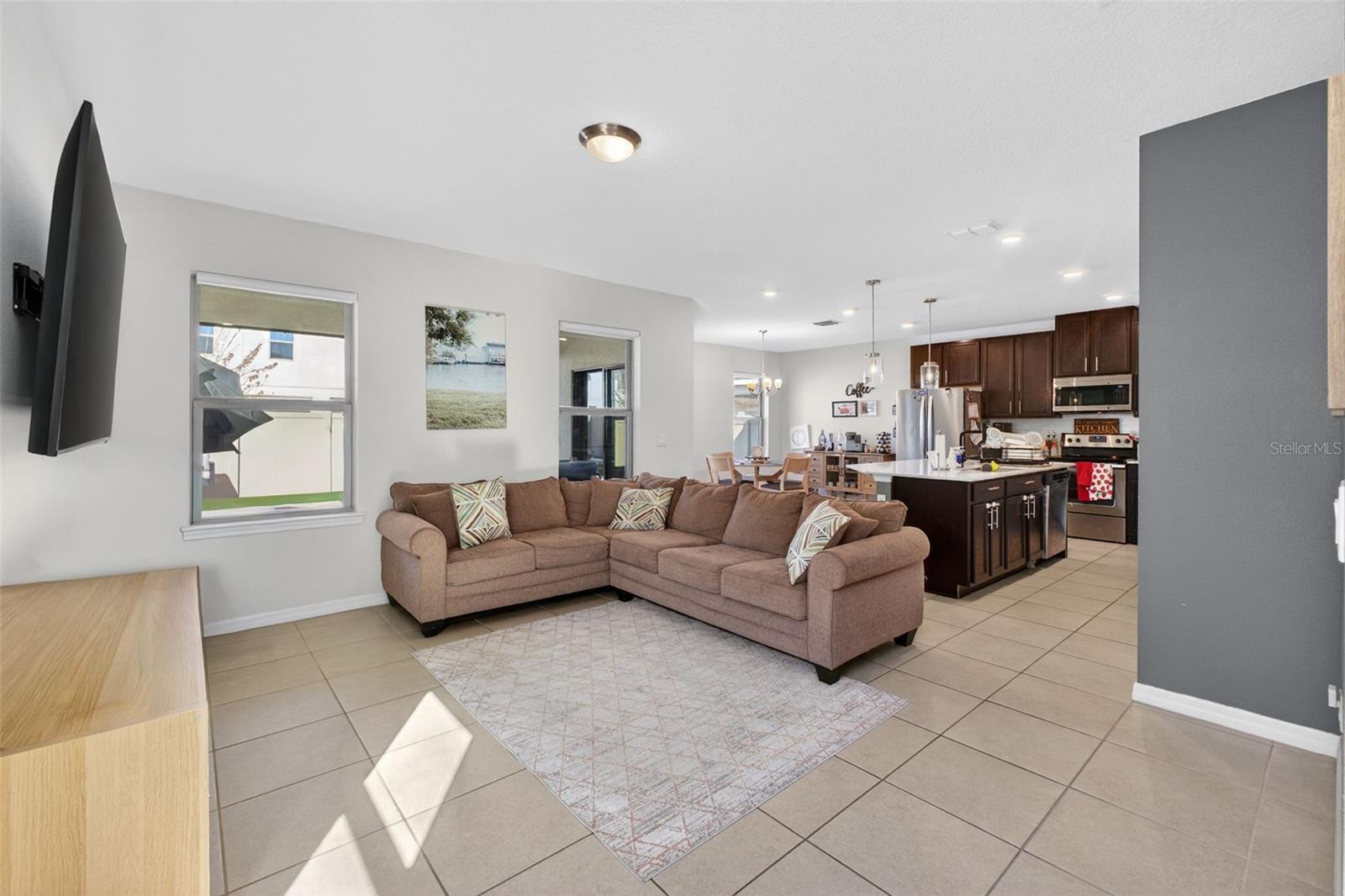 2817 ALPINE MEADOW Ln KISSIMMEE, FL 34744