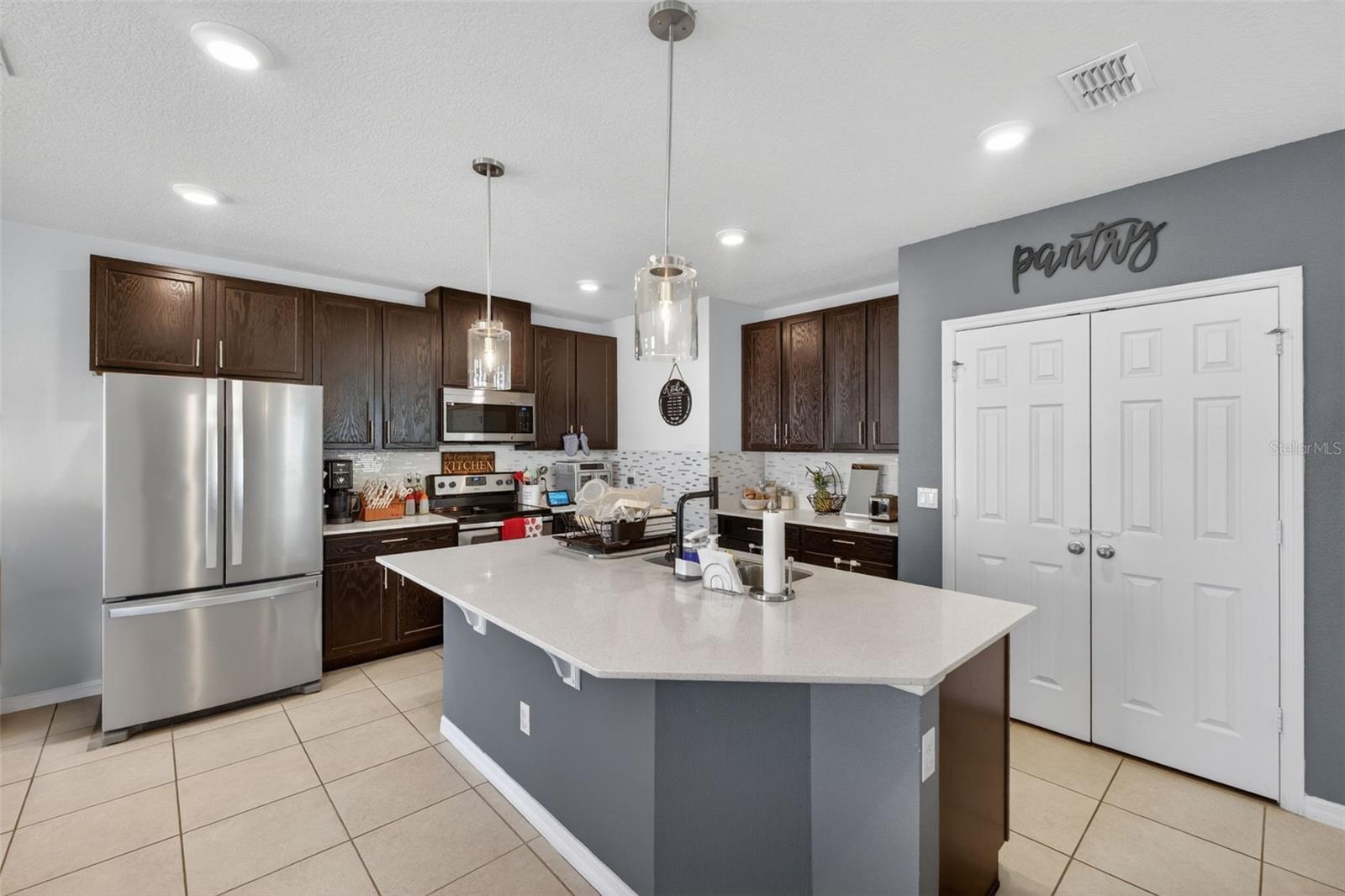 2817 ALPINE MEADOW Ln KISSIMMEE, FL 34744