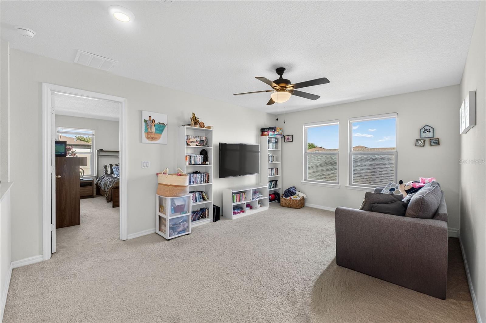 2817 ALPINE MEADOW Ln KISSIMMEE, FL 34744