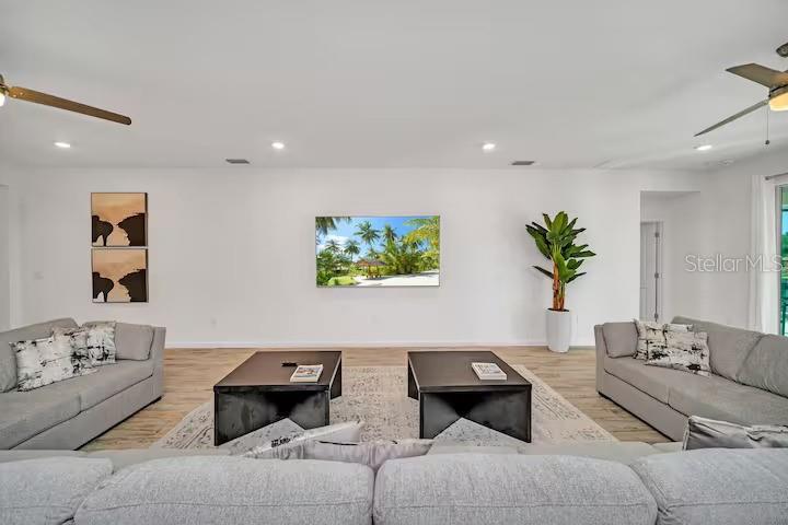 2525 SHANTI Dr KISSIMMEE, FL 34746