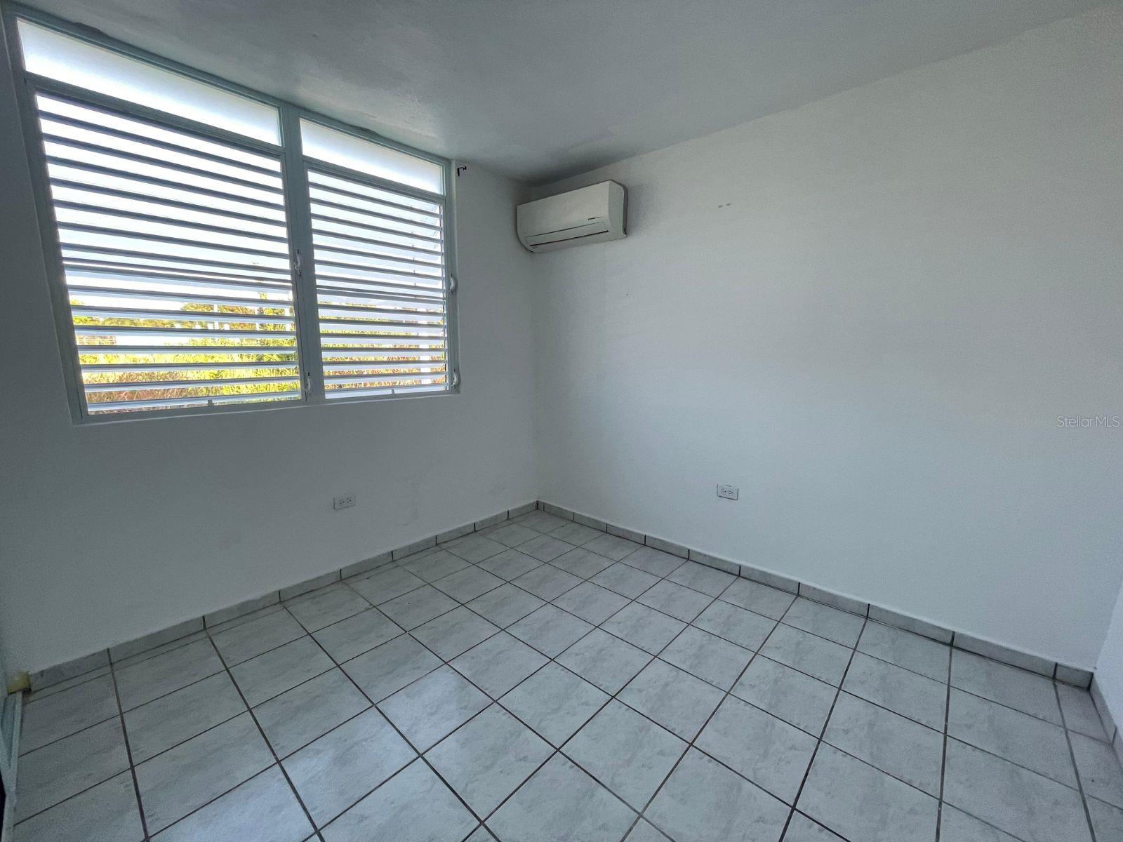 F1 PASEOS DE CEIBA CEIBA, PR 00735