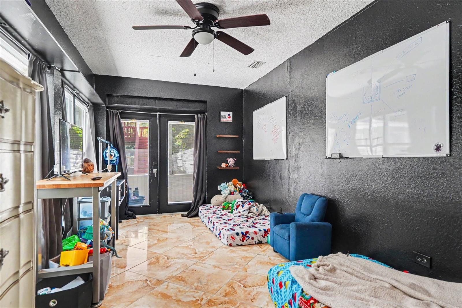 3022 DARTMOUTH Ave ST PETERSBURG, FL 33713