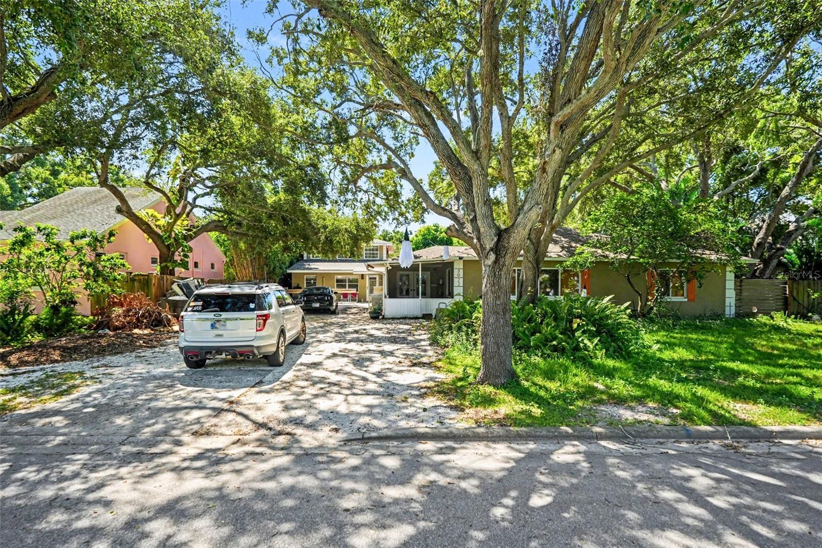 3022 DARTMOUTH Ave ST PETERSBURG, FL 33713