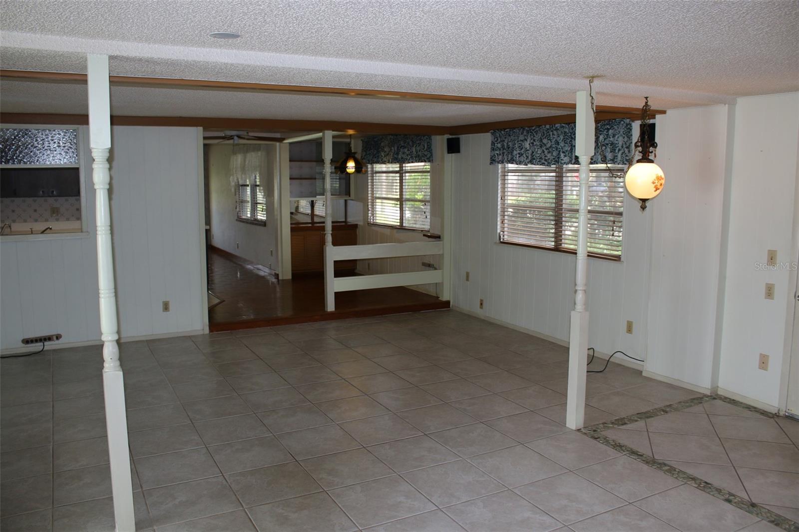407 N POMPANO Ave SARASOTA, FL 34237
