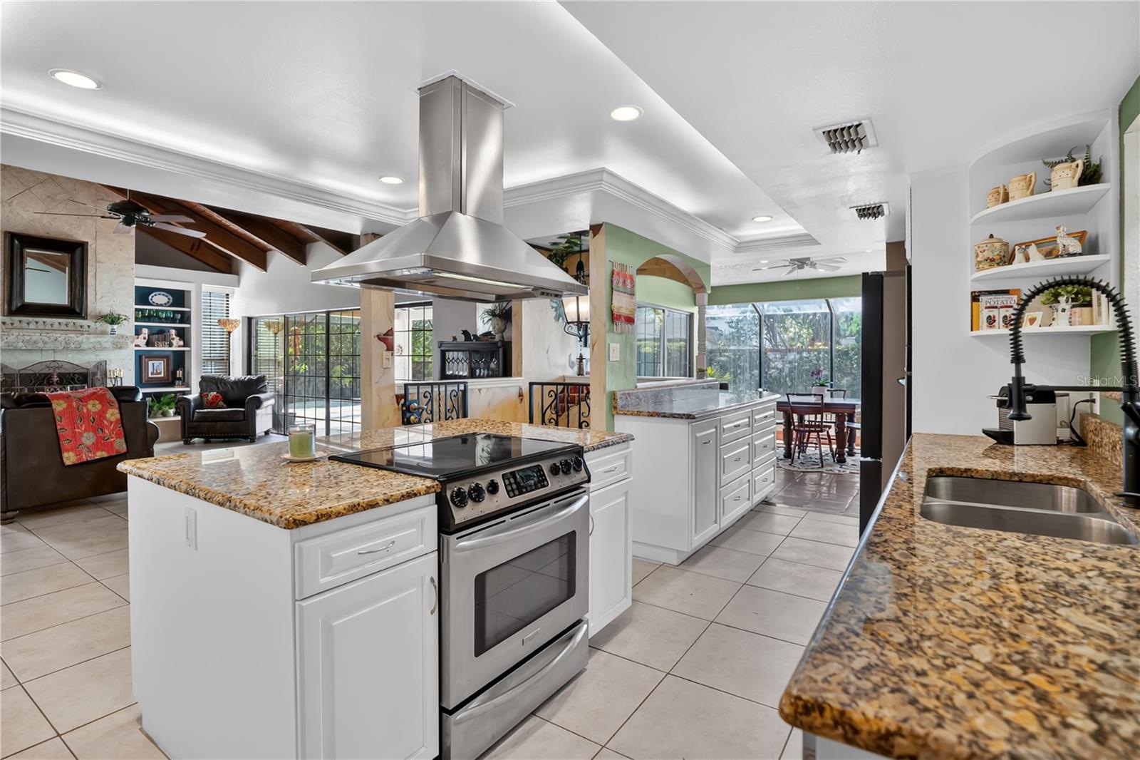 1367 CAMPBELL St ORLANDO, FL 32806