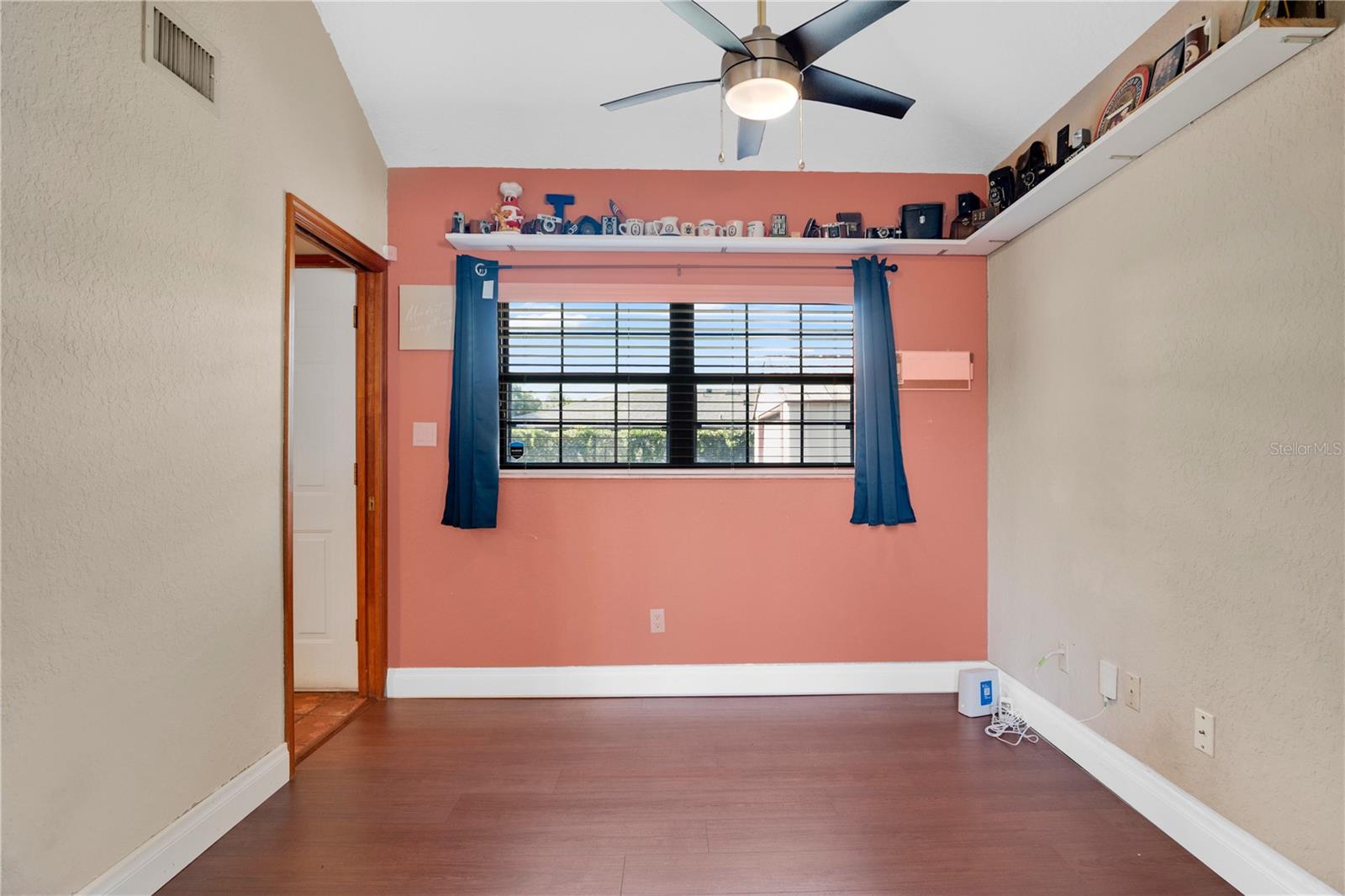 1367 CAMPBELL St ORLANDO, FL 32806