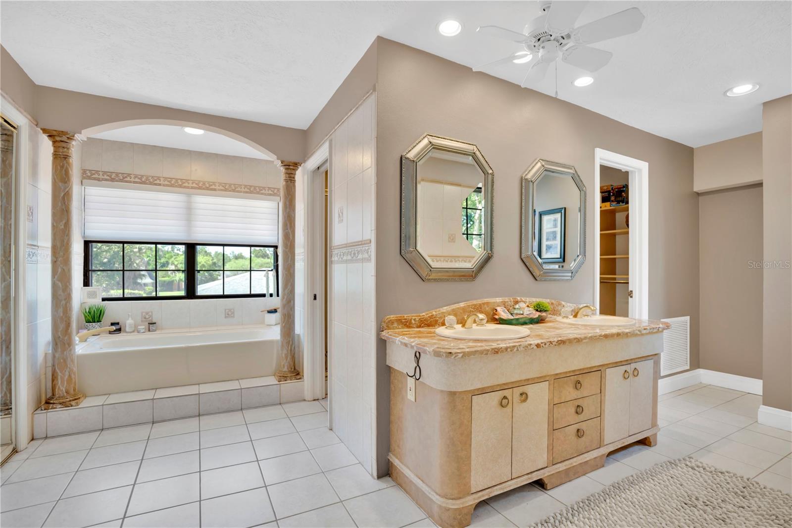 1367 CAMPBELL St ORLANDO, FL 32806