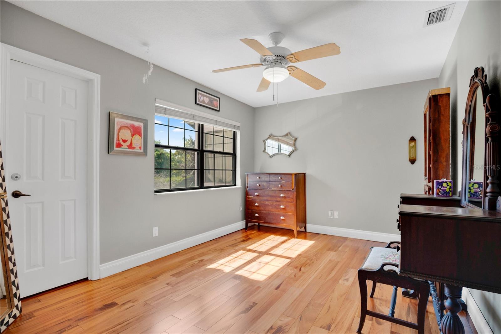 1367 CAMPBELL St ORLANDO, FL 32806