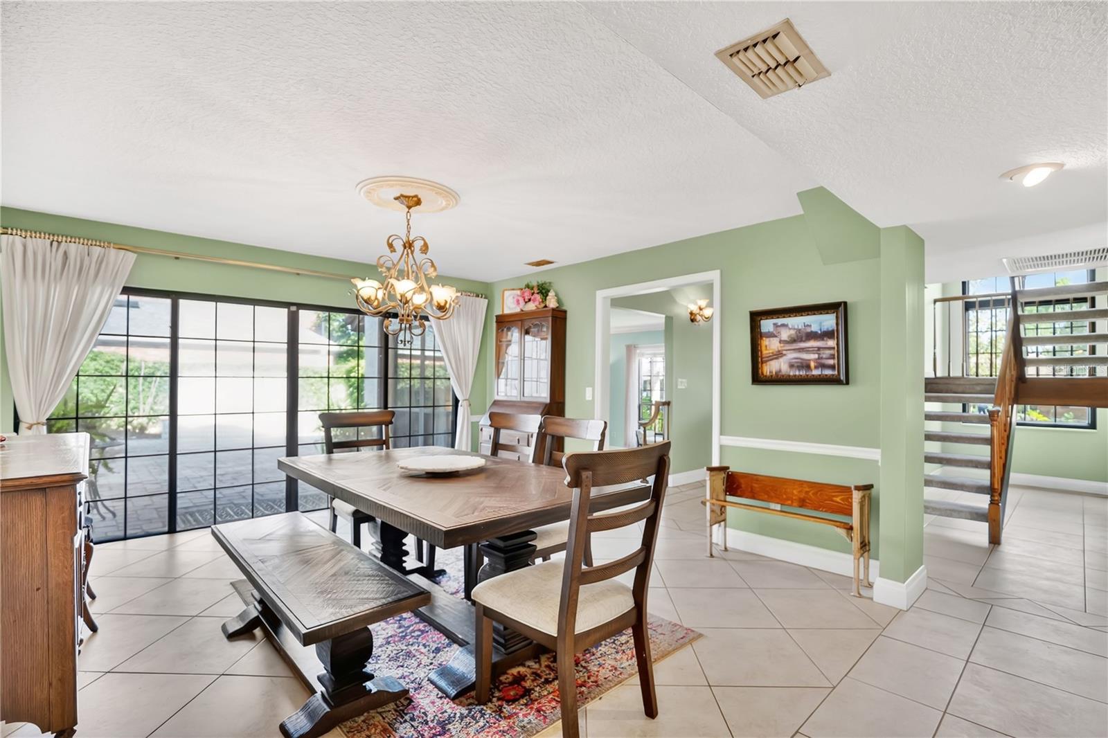1367 CAMPBELL St ORLANDO, FL 32806