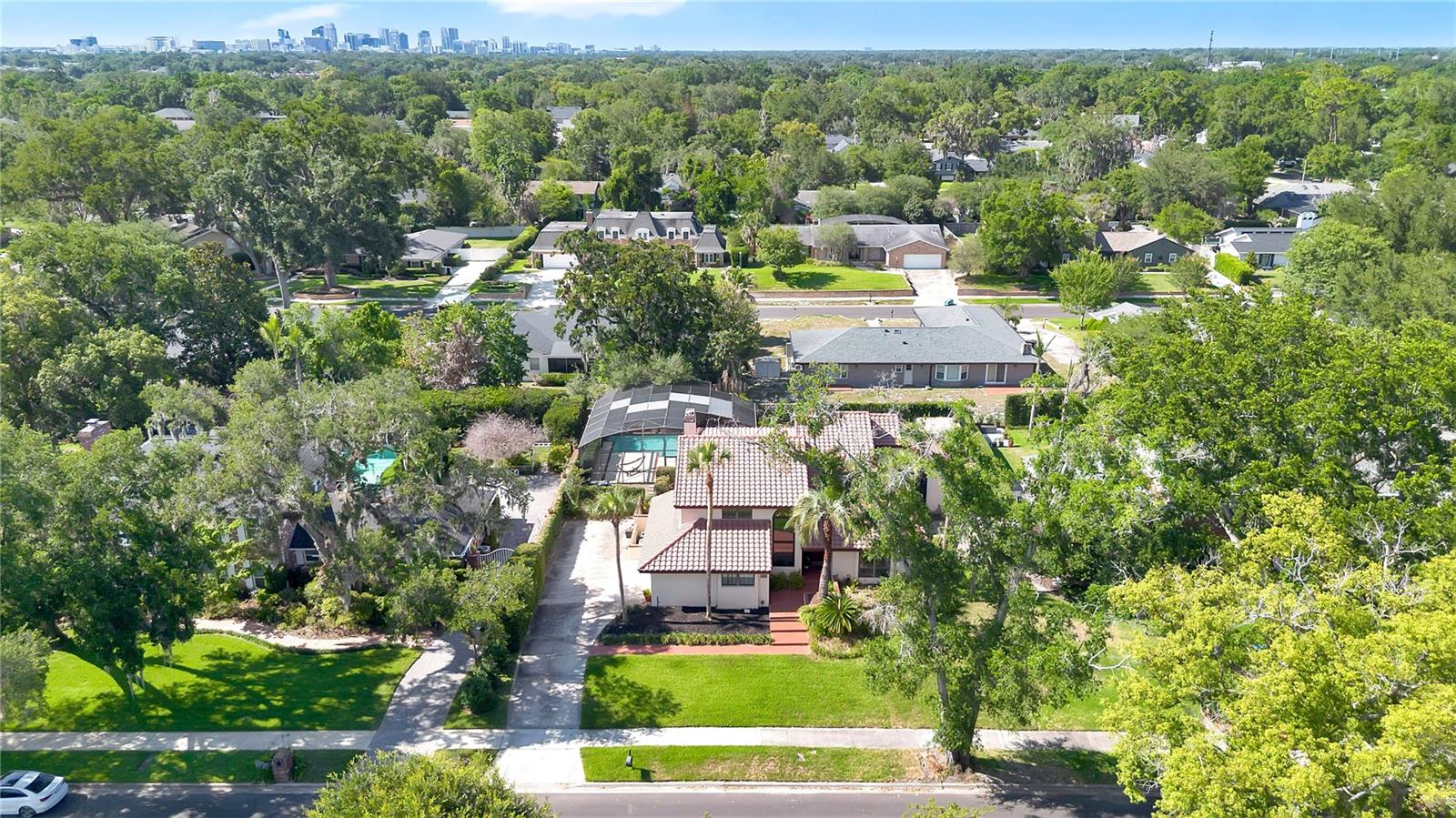 1367 CAMPBELL St ORLANDO, FL 32806