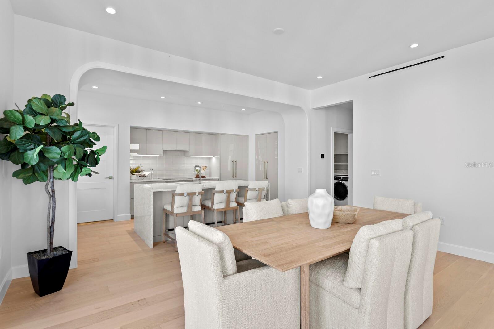 126 4TH Ave #1201 ST PETERSBURG, FL 33701