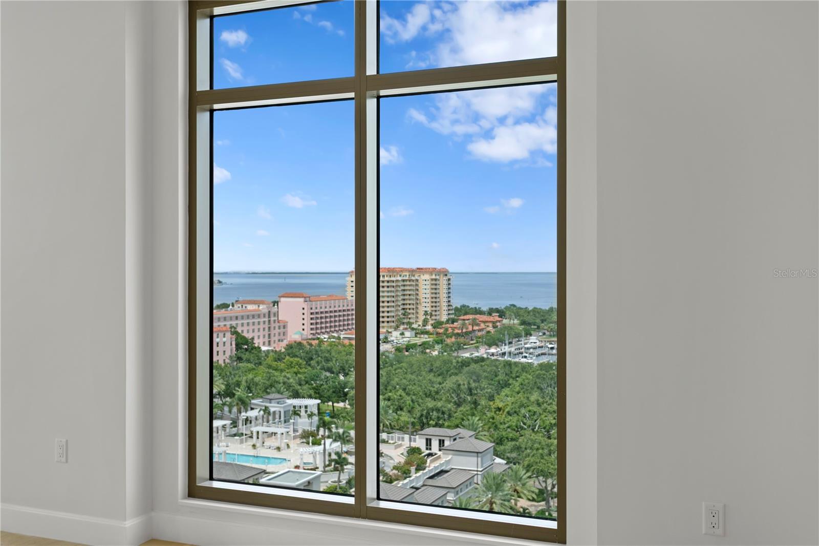 126 4TH Ave #1201 ST PETERSBURG, FL 33701