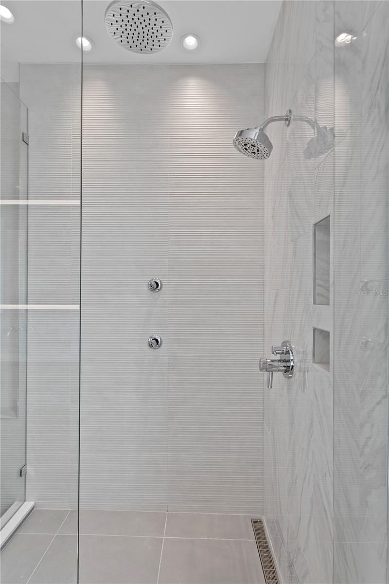 126 4TH Ave #1201 ST PETERSBURG, FL 33701