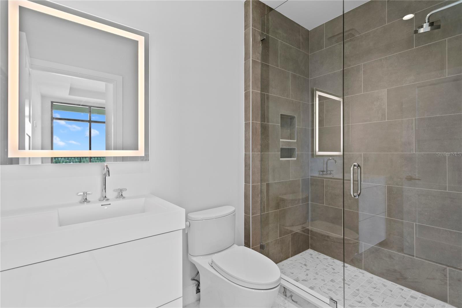 126 4TH Ave #1201 ST PETERSBURG, FL 33701