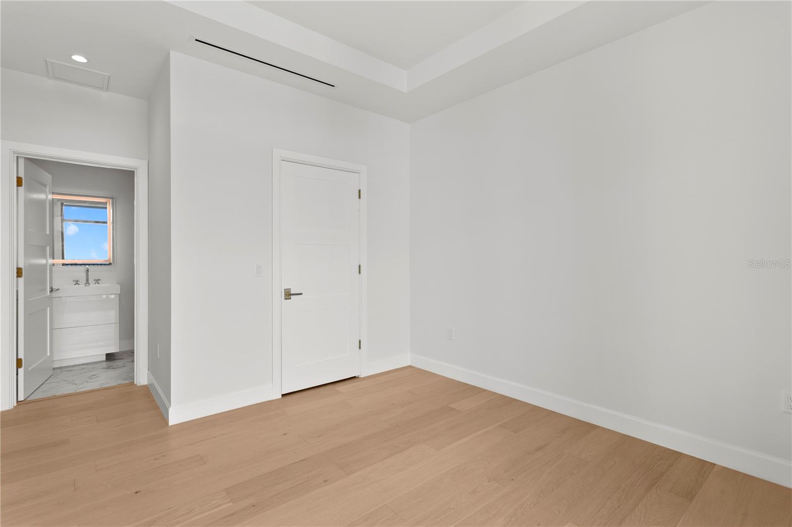 126 4TH Ave #1201 ST PETERSBURG, FL 33701