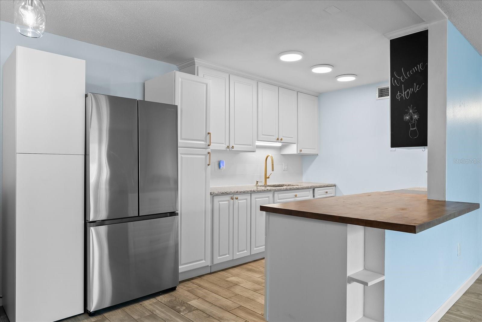 1860 MASSACHUSETTS Ave #101 ST PETERSBURG, FL 33703