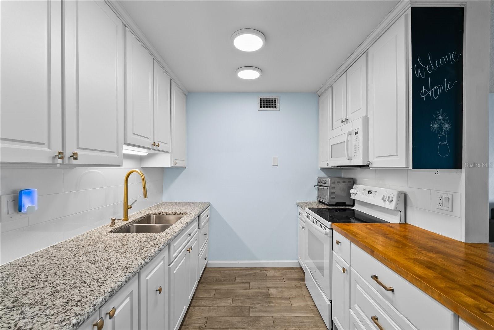 1860 MASSACHUSETTS Ave #101 ST PETERSBURG, FL 33703