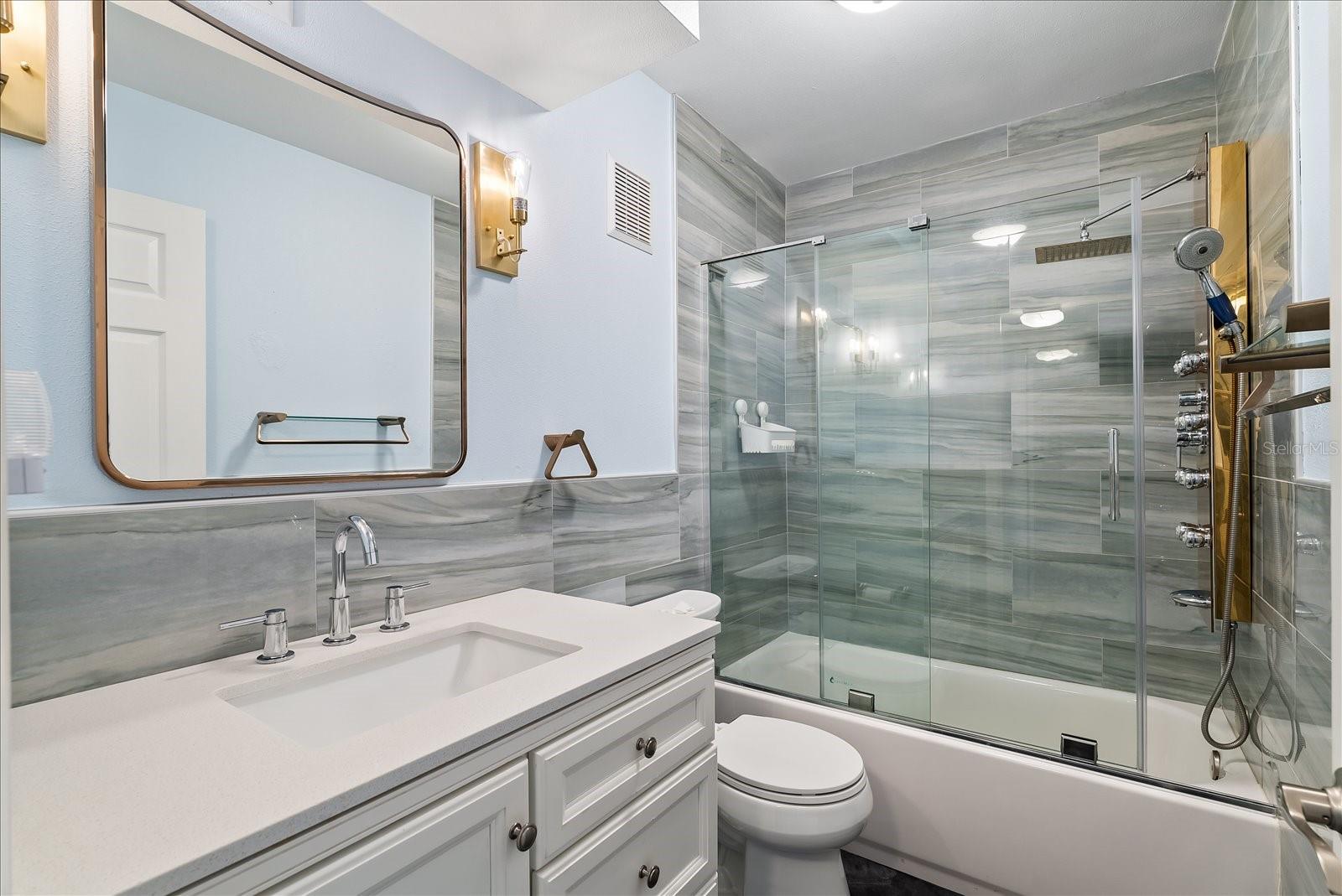 1860 MASSACHUSETTS Ave #101 ST PETERSBURG, FL 33703