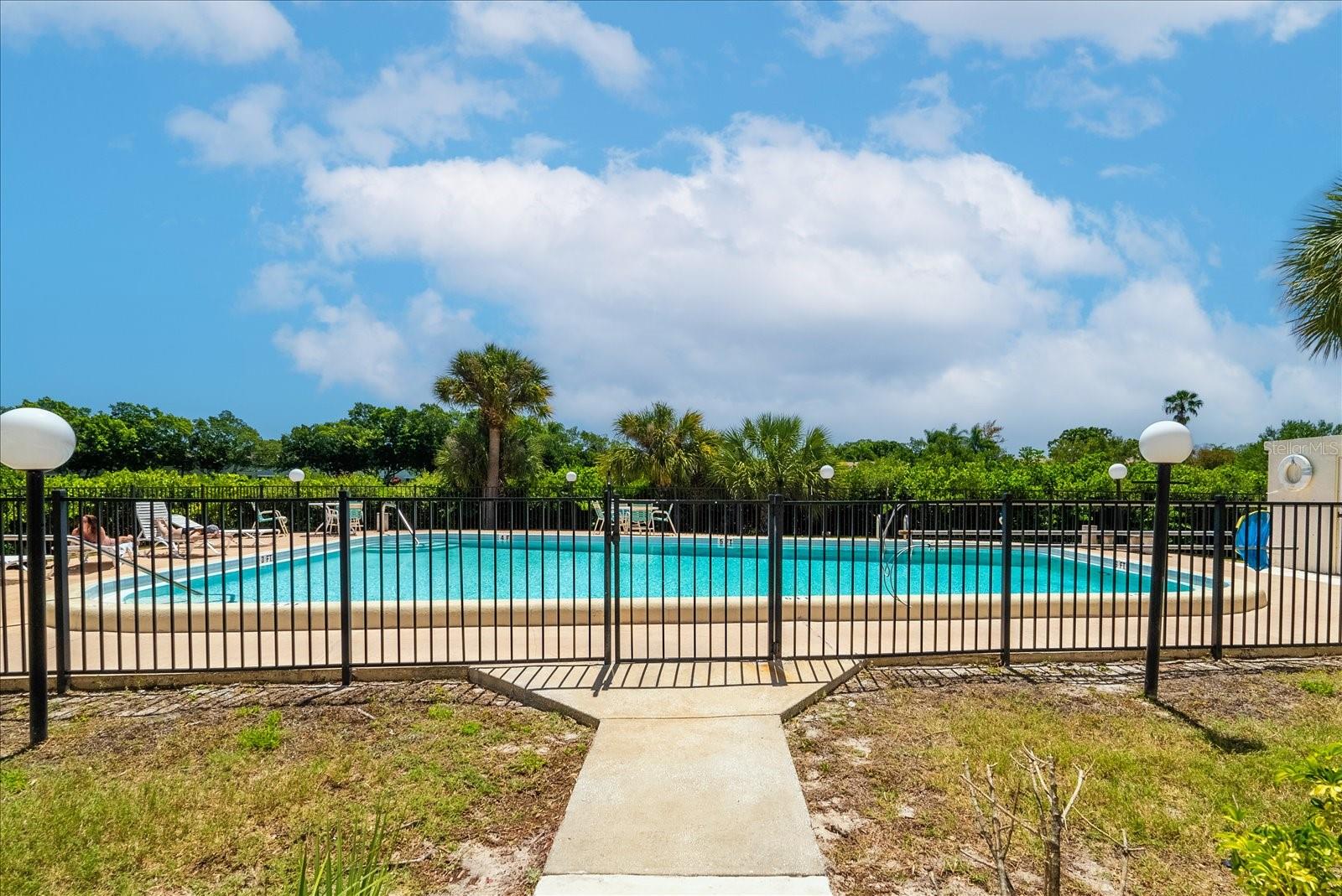 1860 MASSACHUSETTS Ave #101 ST PETERSBURG, FL 33703