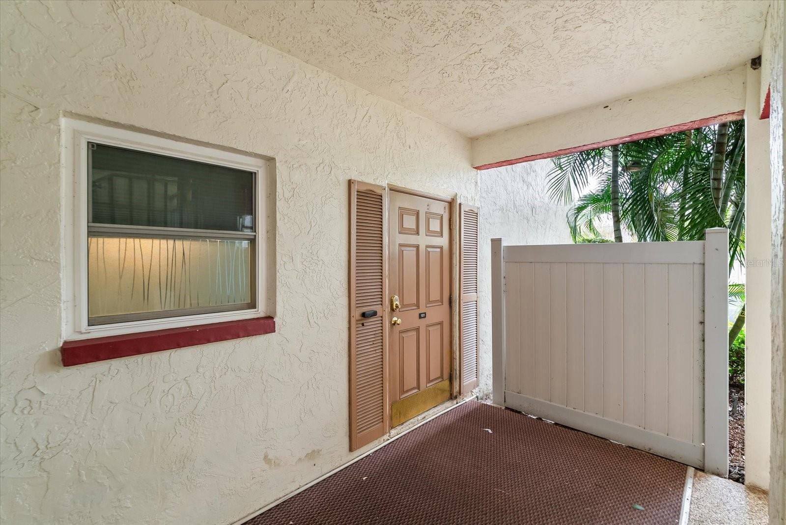 1860 MASSACHUSETTS Ave #101 ST PETERSBURG, FL 33703