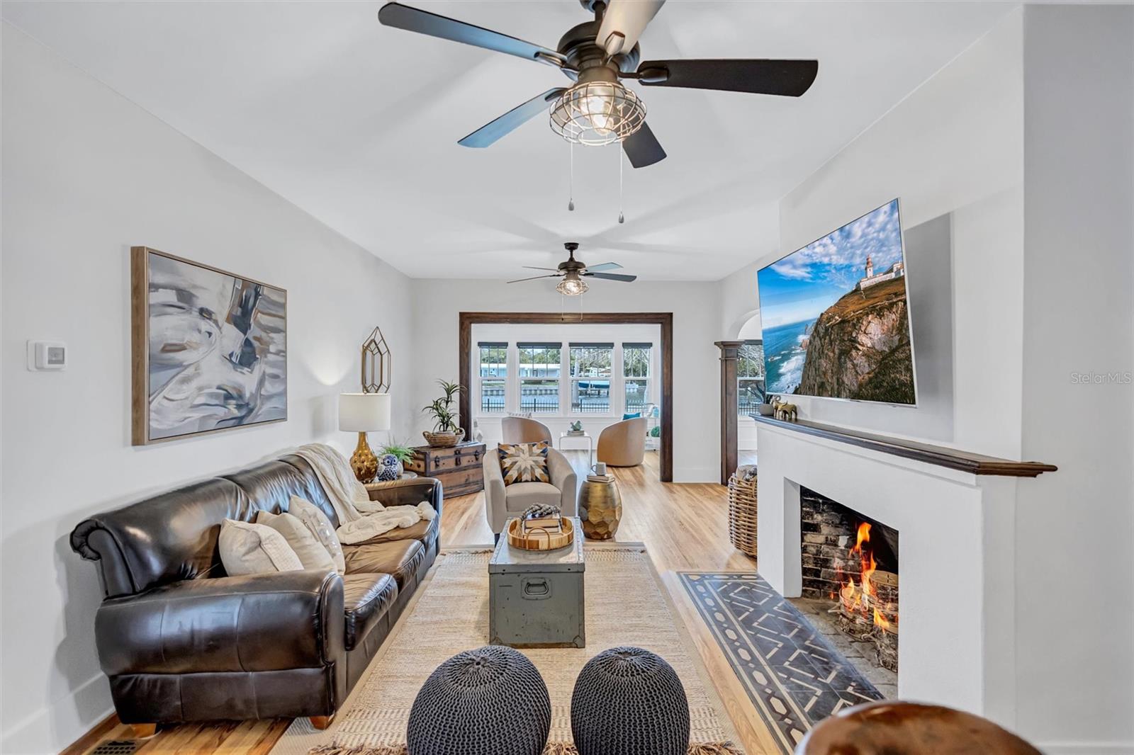 3925 SUNRISE Dr ST PETERSBURG, FL 33705