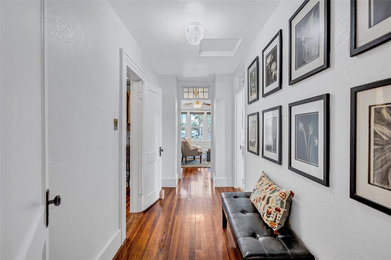 3925 SUNRISE Dr ST PETERSBURG, FL 33705