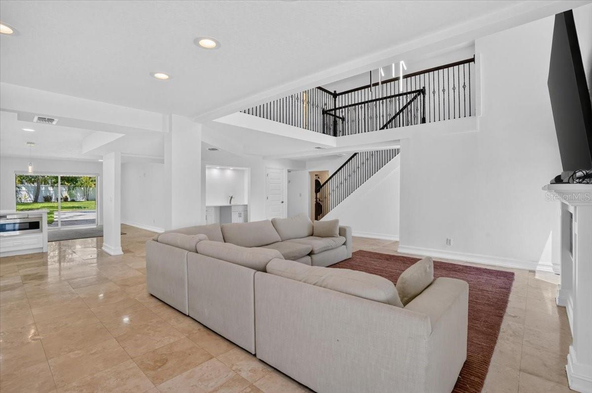 1709 ANASTASIA Way ST PETERSBURG, FL 33712