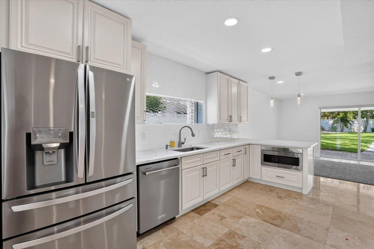 1709 ANASTASIA Way ST PETERSBURG, FL 33712