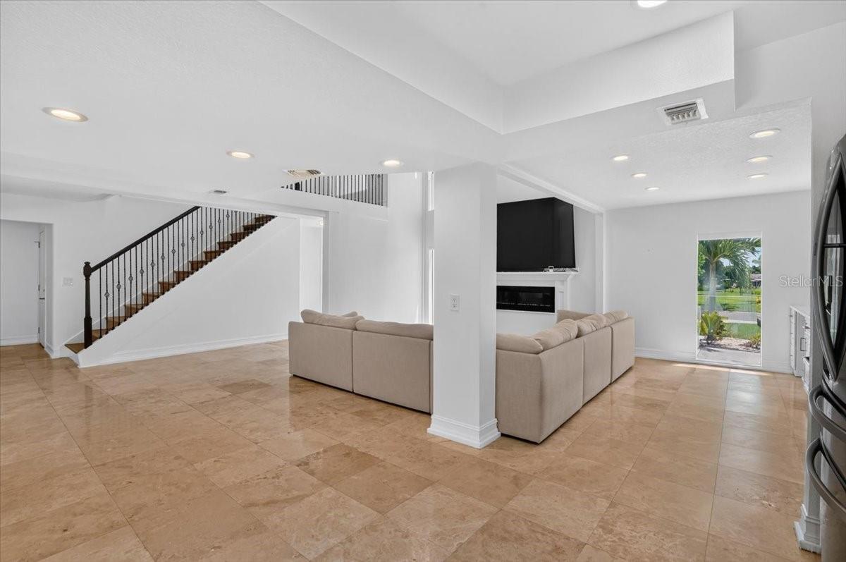 1709 ANASTASIA Way ST PETERSBURG, FL 33712